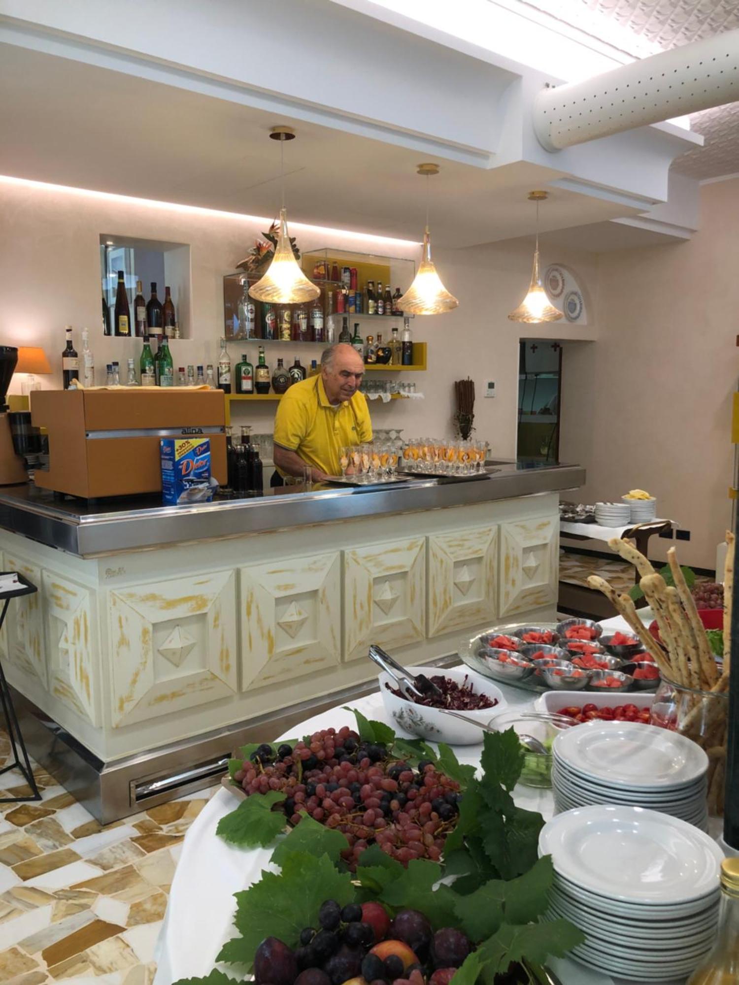 Hotel Lazzarini 벨레지아아지마리나 외부 사진